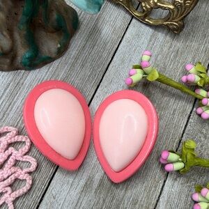 Vintage Peach Teardrop clip on Earrings
